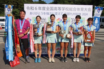 岡山学芸館が逆転V、野田学園との激闘制し3年ぶり2度目のインハイ制覇＜高校テニス＞