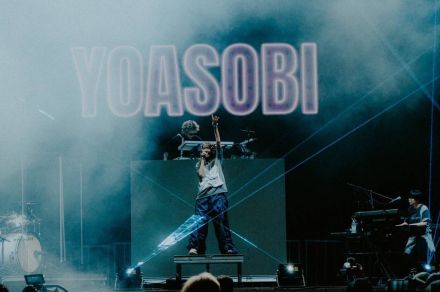 【ライブレポート】YOASOBIアメリカ・シカゴでのフェス『Lollapalooza』に初出演、単独ステージを敢行