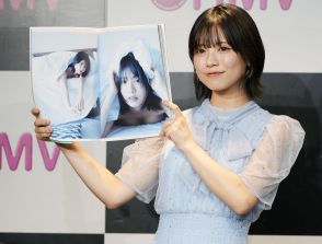 ＜NMB48隅野和奏＞初ランジェリーも話題の初写真集　沖縄の海で青水着！　明るく元気に