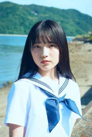 ＜STU48岡村梨央＞15歳美少女の初写真集　思春期・反抗期真っただ中　等身大にキュンキュン！