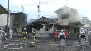 落雷との関連調べる　火災で高齢の女性を住宅の中から救助も意識不明の重体に　80代の住人と連絡取れず