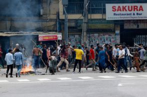 バングラデシュでデモ、少なくとも27人死亡　首相の辞任求め抗議