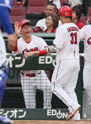 【広島】新井監督６連勝で巨人、阪神と直接対決に「高ぶることはない。ただ、楽しみ」／一問一答