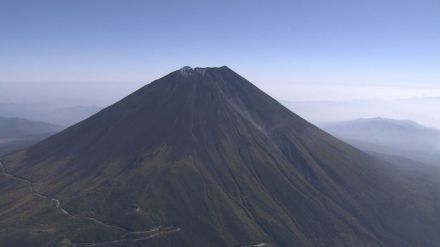 富士山で60歳男性が死亡 下山中に7合目付近で倒れる 病死か 山梨県