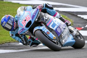 Moto2イギリス決勝｜ディクソンがファイナルラップで逆転勝利。ポールの小椋、まさかの大苦戦14位