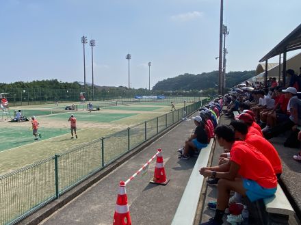 男子団体は湘南工大附（神奈川）が相生学院（兵庫）を下して11年ぶり5度目の優勝 [北部九州総体テニス競技]