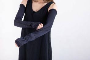 夏の日差しを完全ブロックの“全身黒ずくめ”も、10～30代男性が感じる「女性の“NG夏ファッション”」【完全版】