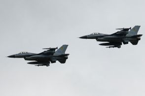 ウクライナ大統領、Ｆ１６配備を発表　航空戦力「新たな段階」