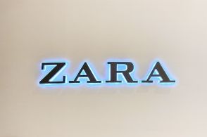 【ZARA】財布がわりに使えて便利！スマホも入る「おしゃれショルダー」3990円→890円に値下げされています《購入レビュー》