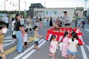 住民交流の輪広がる　盆踊り５年ぶり復活　福島県いわき市久之浜・大久　太鼓や笛にぎやかに