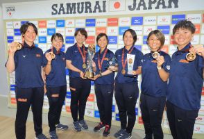 【女子野球】Ｗ杯７連覇のマドンナジャパンが帰国