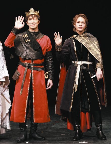 『KAT―TUN』上田竜也、佐々木蔵之介は「圧倒的」　6日開演の舞台『破門フェデリコ～くたばれ！十字軍～』会見