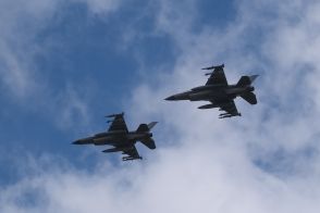 F-16戦闘機がついにウクライナで実戦配備　最新の防御システムも搭載