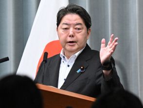 官房長官「賃上げの明るい動きが明確に」　実質賃金プラス受け