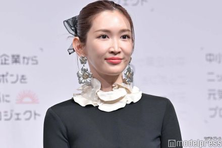 紗栄子、地元帰省で夏休み満喫 親子3ショット公開に「横顔がそっくり」「姉弟みたい」の声