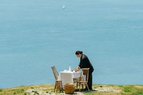 一生に一度は行きたい！ 見渡す限り海の絶景カフェ〈belk〉