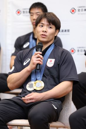 阿部一二三「3連覇目指す」　柔道日本代表が帰国〔五輪〕