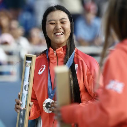 【スケボー】２大会連続銀の開心那「過去一うれしい」28年ロス五輪へ「楽しみつつ努力も」