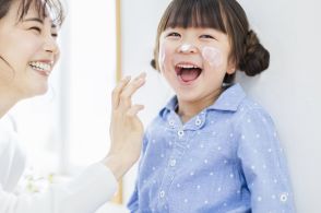 子供に使う日焼け止めはどれがいい?「大人用」と何が違うの?皮膚科医が教える日焼け予防とケア