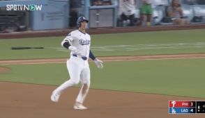 え、入った！？ 大谷翔平、もはや意味不明すぎる　本人もビックリ…？ どん詰まり“怪力弾”で見せたリアクションが話題に「凄まじい怪力」「外野フライを着弾w」