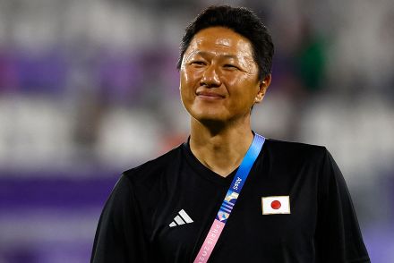 大岩監督「俺たちのサッカーは通じなかった」　指揮官の涙に選手も感動…美しき“最後のハグ”