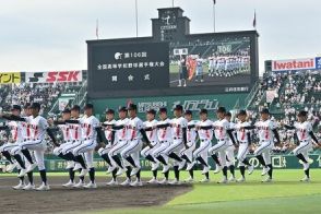 興南、49代表校のトップを切って入場行進　スタンドから拍手や指笛　夏の甲子園の開会式