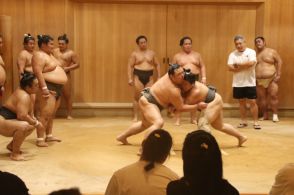 九重部屋夏合宿始まる　迫力の朝稽古公開　北海道福島町