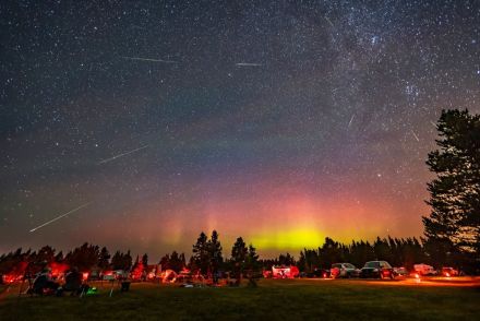 いよいよペルセウス座流星群がピークに、オーロラ出現の可能性も　今週の夜空