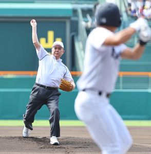 【甲子園】作新学院出身の「怪物」江川卓氏が開幕戦の始球式に登場「甲子園は幻の球場」