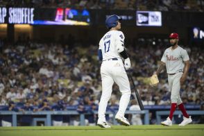 ドジャース大谷翔平、第４打席までノーヒット点一打同点チャンスでファン総立ちの拍手にこたえられず