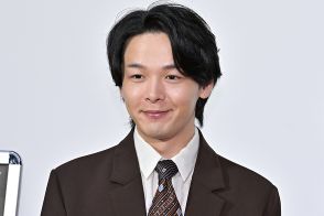 中村倫也、初の医者役で文献読み漁る　“医者役やりたい”発言を後悔？「簡単に言っちゃいけない」