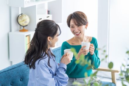 30歳で「年収400万円」です。最近周囲から「結婚しないの？」とよく聞かれますが、収入も低いですし“メリット”を感じません。実際、結婚にメリットはあるのでしょうか…？