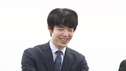 藤井七冠「五輪で素晴らしいパフォーマンスをされる選手の方を見ると励みに」関西囲碁将棋記者クラブ賞の受賞式で