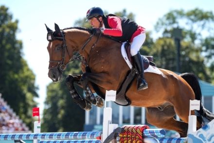 「こんなに美しい競技なのか…」馬術の個人決勝で“馬のことを考えて途中棄権”した日本代表選手に称賛の嵐！「泣けた」「優しい世界」【パリ五輪】