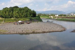 熊本・大津の白川で男性溺れ救急搬送、高校生か　川底から発見