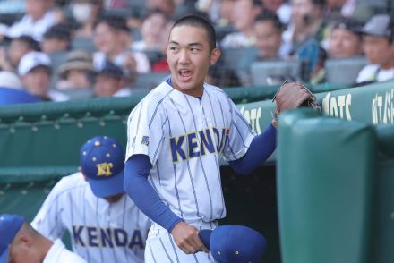 【甲子園】春夏連覇を狙う健大高崎が英明との投手戦を制す　力投の石垣元気「佐藤の分まで自分が…」