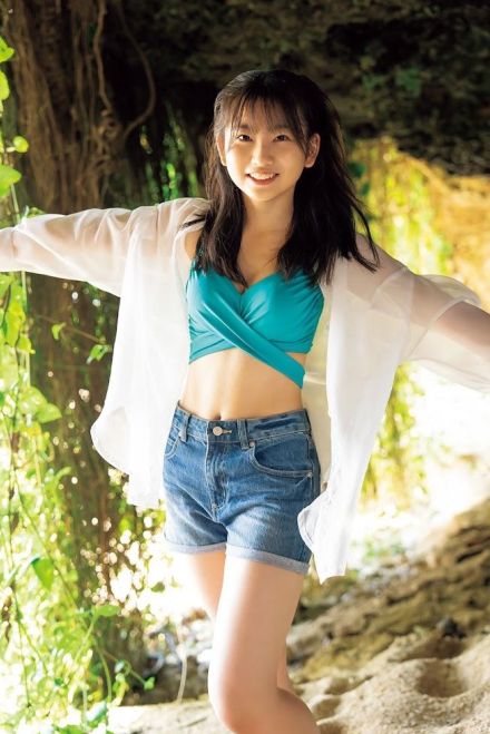 ＜モーニング娘。井上春華＞18歳美少女　“はるさん”の初写真集　初めての沖縄で浴衣、制服　鍛えた腹筋も