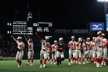 【甲子園】２部制導入初日に早くもナイター開催　午後９時３６分終了は歴代２位の遅さ