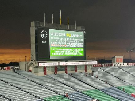 埼玉の広い範囲で雷雨　ときがわで1時間に120㍉の猛烈な雨を観測　川越や鳩山などでは100㍉　さいたま市内でも激しい雷雨　サッカーJリーグの試合も開始1時間前に中止を決定