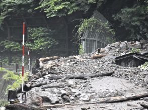 福島県内大雨、下郷の県道で土砂崩れ　喜多方と猪苗代に一時避難指示