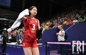 選手村でも仲睦まじく……バレー日本代表の西田・古賀「エース夫婦」がパリ五輪中に見せた夫婦の絆