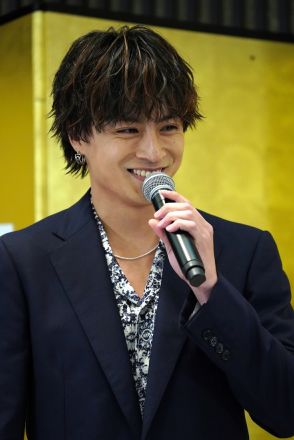 白濱亜嵐、“坊っちゃん”姿でヤクルト対中日戦の始球式に登場