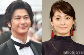 速水もこみち＆平山あや夫妻、結婚5周年で密着ショット披露「微笑ましい」「美男美女で見惚れる」と反響