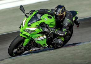 カワサキ『Ninja ZX-4R』シリーズに新色登場、RRに「KRTエディション」追加