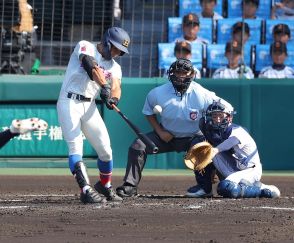 【甲子園】花咲徳栄・プロ注目の石塚が甲子園初戦、走攻守で躍動　１点リードのまま後半へ