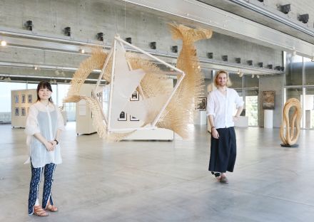 大分市で若手アーティストの2人展　長谷川さんとアゲロスさん「重なる時間」表現