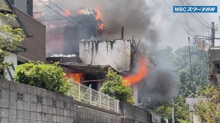 鹿児島市で住宅火災　2人救急搬送「家が燃えている」119番通報