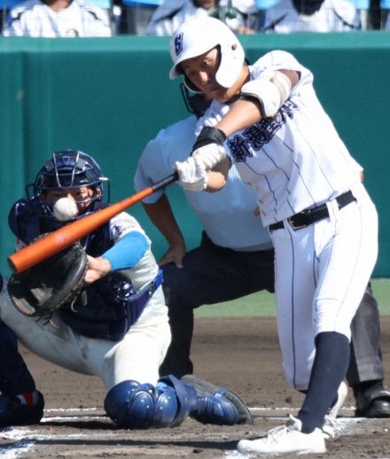 花咲徳栄の投手の傾向を見抜き　初勝利の新潟産大付　夏の甲子園