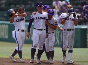 エースへの思いで猛攻　高校野球・金足農