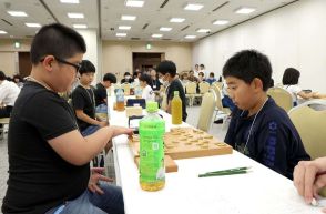 大阪府代表の堺市立平岡小が優勝　「厳しい戦いだった。本当にうれしい」　小・中学校将棋団体戦決勝大会